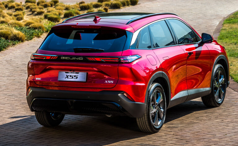 Top spec Chery Tiggo 4 Pro Vs Entry level BAIC Beijing X55 Chinese 