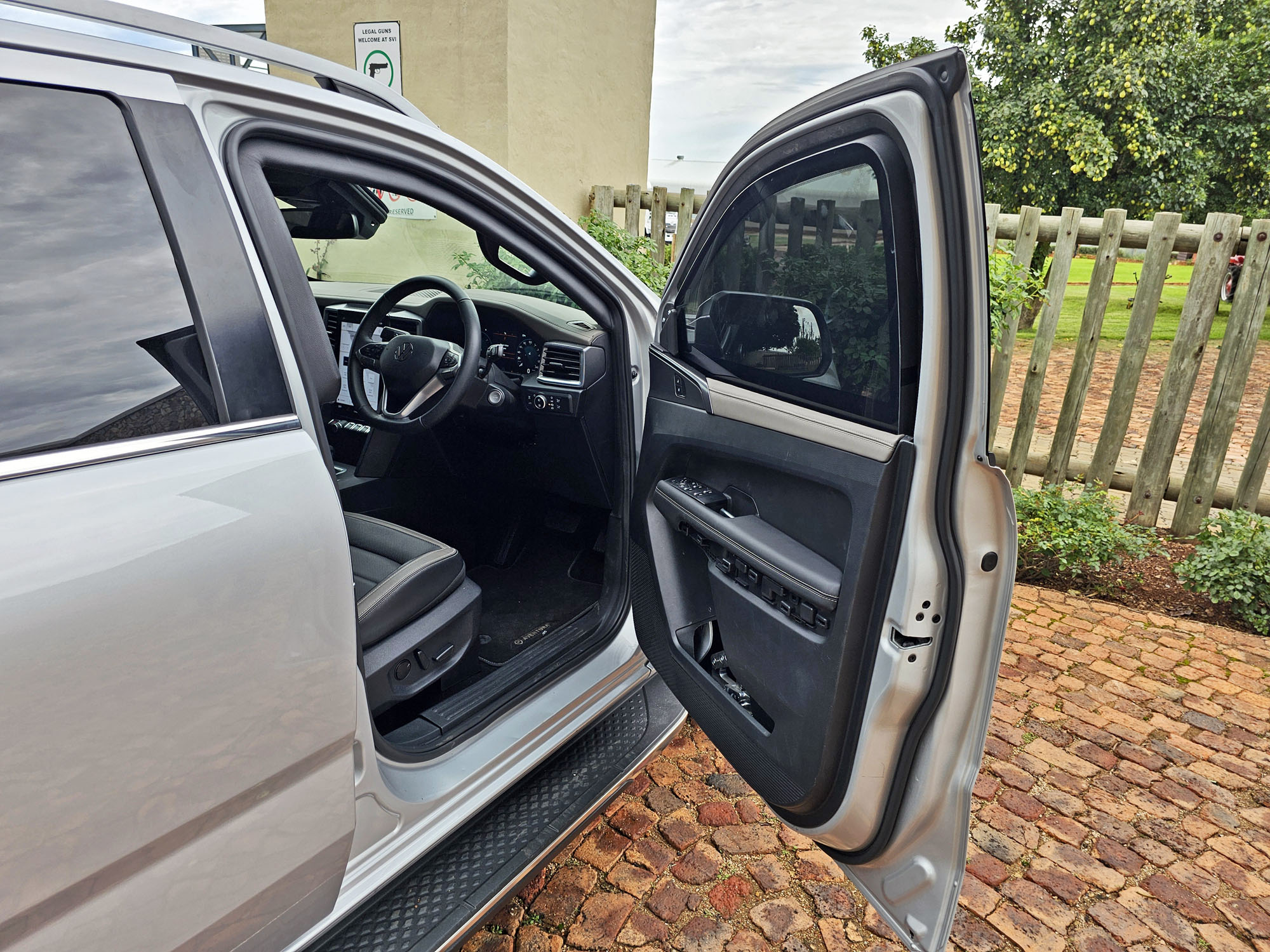 thumbnail image 2 of Complete Left Side Electric Door Mirror For VW Amarok (08/2016+) – Black, Manual Fold, 5 Pin 2 of 4